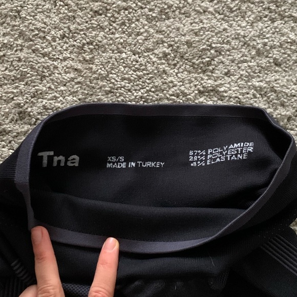 Aritzia TNA bike shorts - Picture 3 of 3